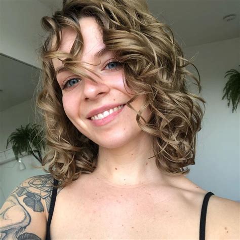 fotos para fingir que é você cabelo ondulado|Cabelo curto ondulado: como cuidar, finalizar e 60 cortes [FOTOS].